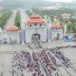 Đến vùng ngoại biên để trở về với Đấng vô biên