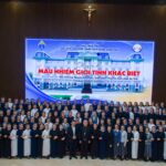 Cánh cửa thần học… thổi hồn về đâu?