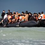 “Hãy nói cho mọi người cùng nghe, người đã cứu người” Những chiếc xuồng hơi chở cả giấc mơ của người di cư