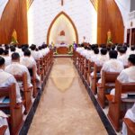 Đức Giám mục Giáo phận và Linh mục đoàn hiệp dâng thánh lễ cầu cho các đấng bậc đã qua đời trong tuần tĩnh tâm